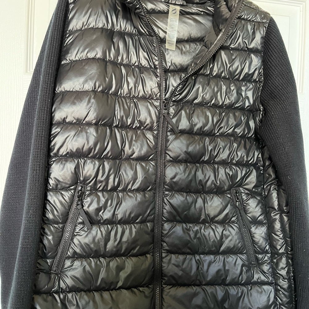 Lou & Grey Black Quilted Puffer Jacket with Knit Accents